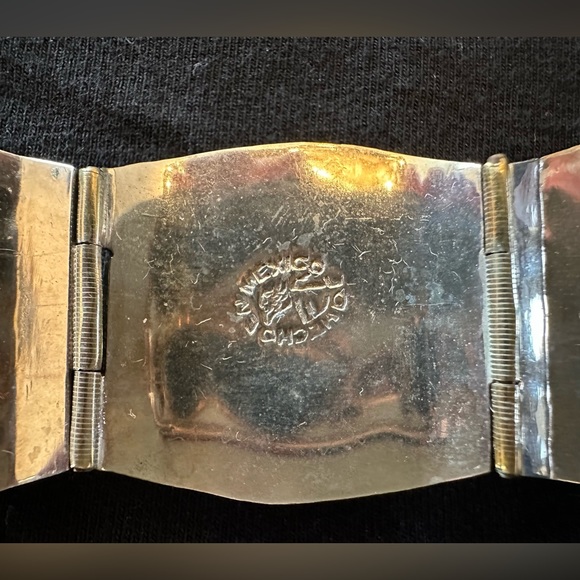 HALF OFF TODAY!! Beautiful Sterling silver an onyx bracelet from Mexico!🖤🩶 - Picture 3 of 6